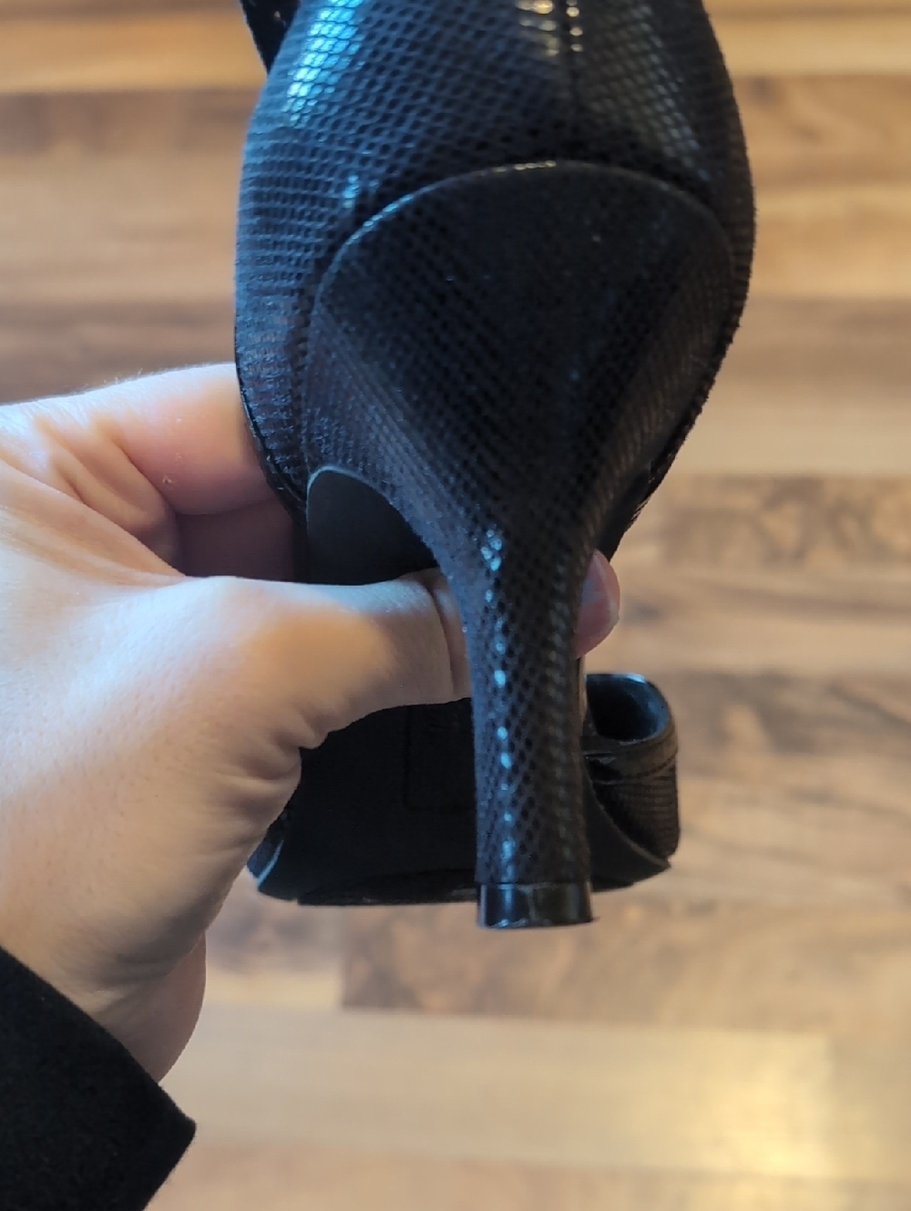 FIONI Black Pointed-Toe Strappy Heels - Picture 5 of 5